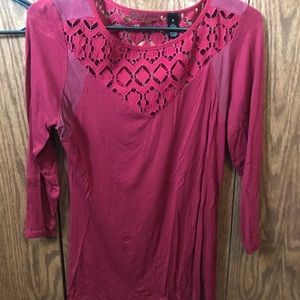 Quarter sleeved red shirt